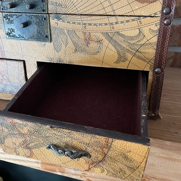 ❤️Rare Vintage 1974 World Map Treasure Trinket Large Heavy Box‼️FINAL SALE - Picture 9 of 9